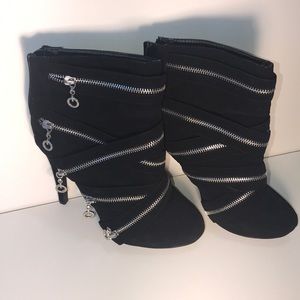 Frederick’s of Hollywood Zipper Black Boot